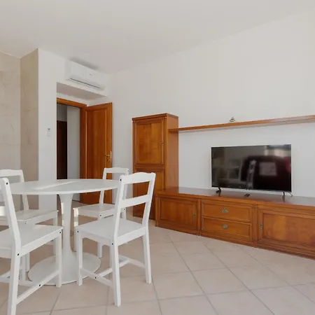 Guesthost - Comfy X4 Comasina M3 Apartmán *