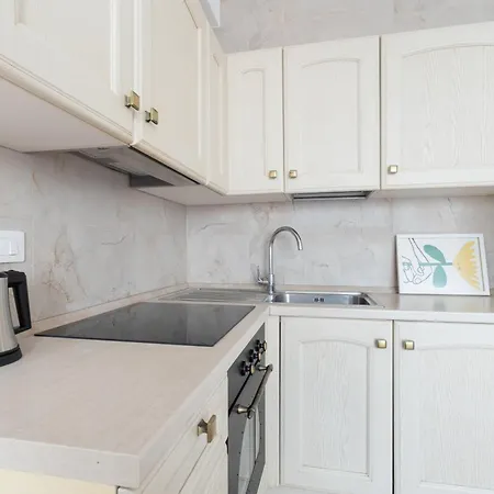 Guesthost - Comfy X4 Comasina M3 Apartmán